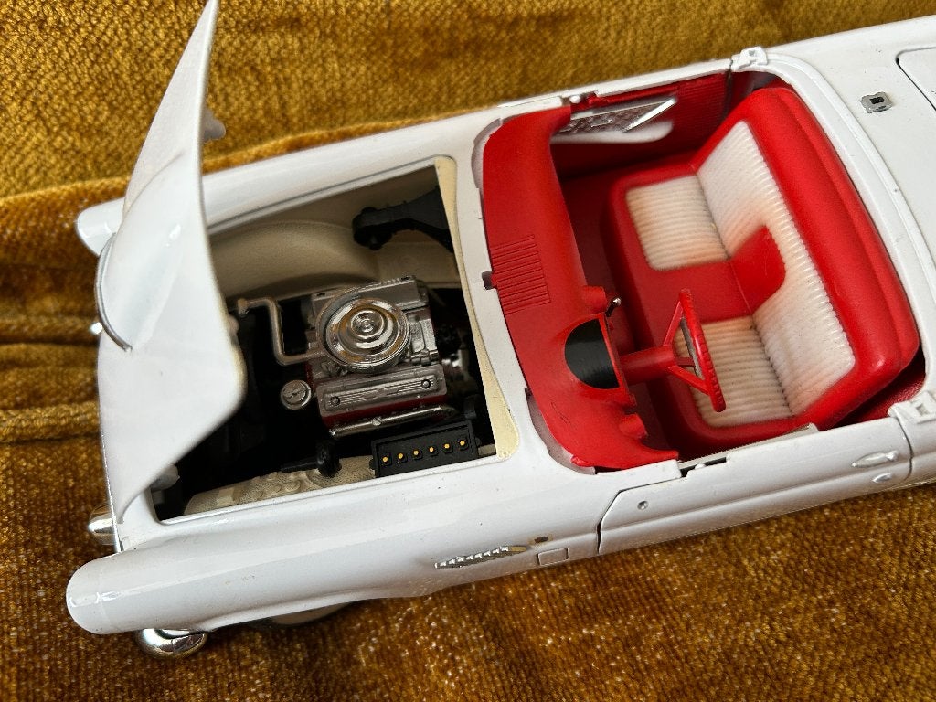 model auto Ford thunderbird 1956 merk testors, Hobby en Vrije tijd, Modelauto's | 1:18, Ophalen, Gebruikt, Auto, Overige merken