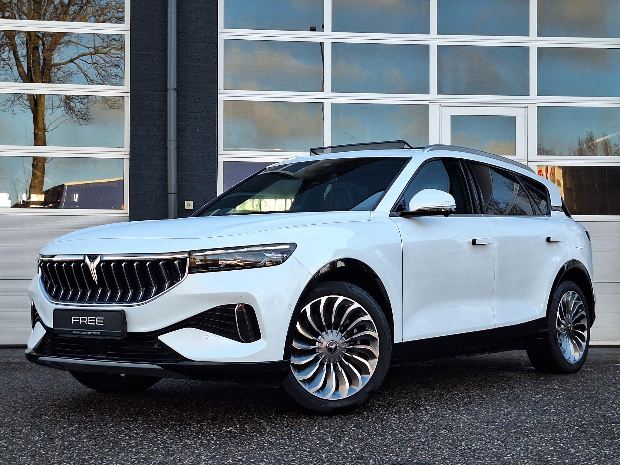 VOYAH Free Limited Edition Business 4WD 106 kWh | Schuifdak, Automaat, 12 maanden, Automatische klimaatregeling, Wit