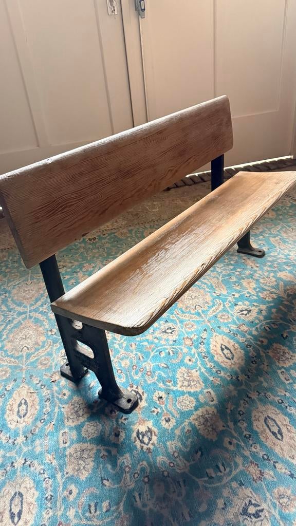 Vintage schoolbankje / bankje met gietijzeren onderstel, Antiek en Kunst, Antiek | Meubels | Stoelen en Banken, Ophalen