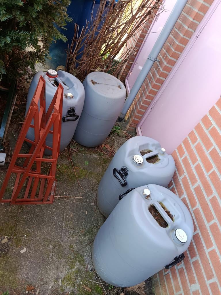 60 L x4 = 240L Jerrycan Vaten, Ophalen