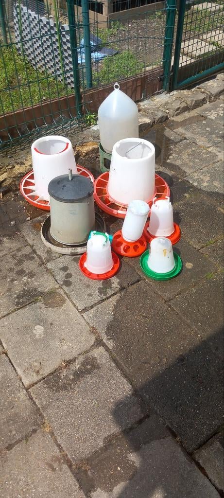 Voeder en waterbakken, kippen en eenden, Ophalen, Drinken en Voederen