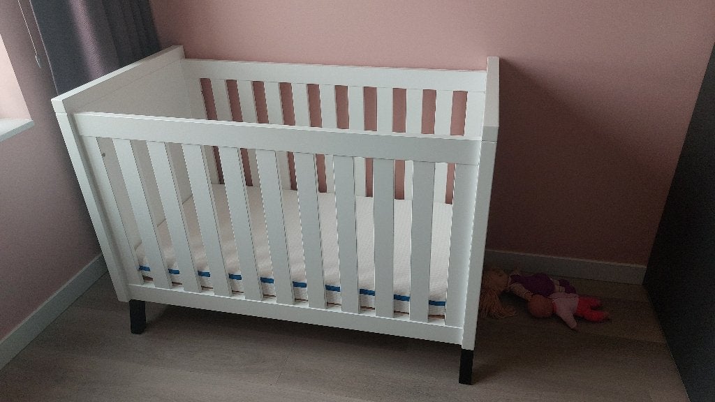 Commode met kinderbedje wit, Ophalen, Zo goed als nieuw, Jongetje of Meisje