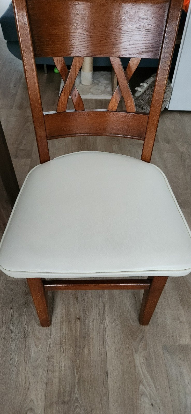 GRATIS: 4 massieve stoelen met leren zittingen, Gebruikt, Bruin, Ophalen of Verzenden, Vier