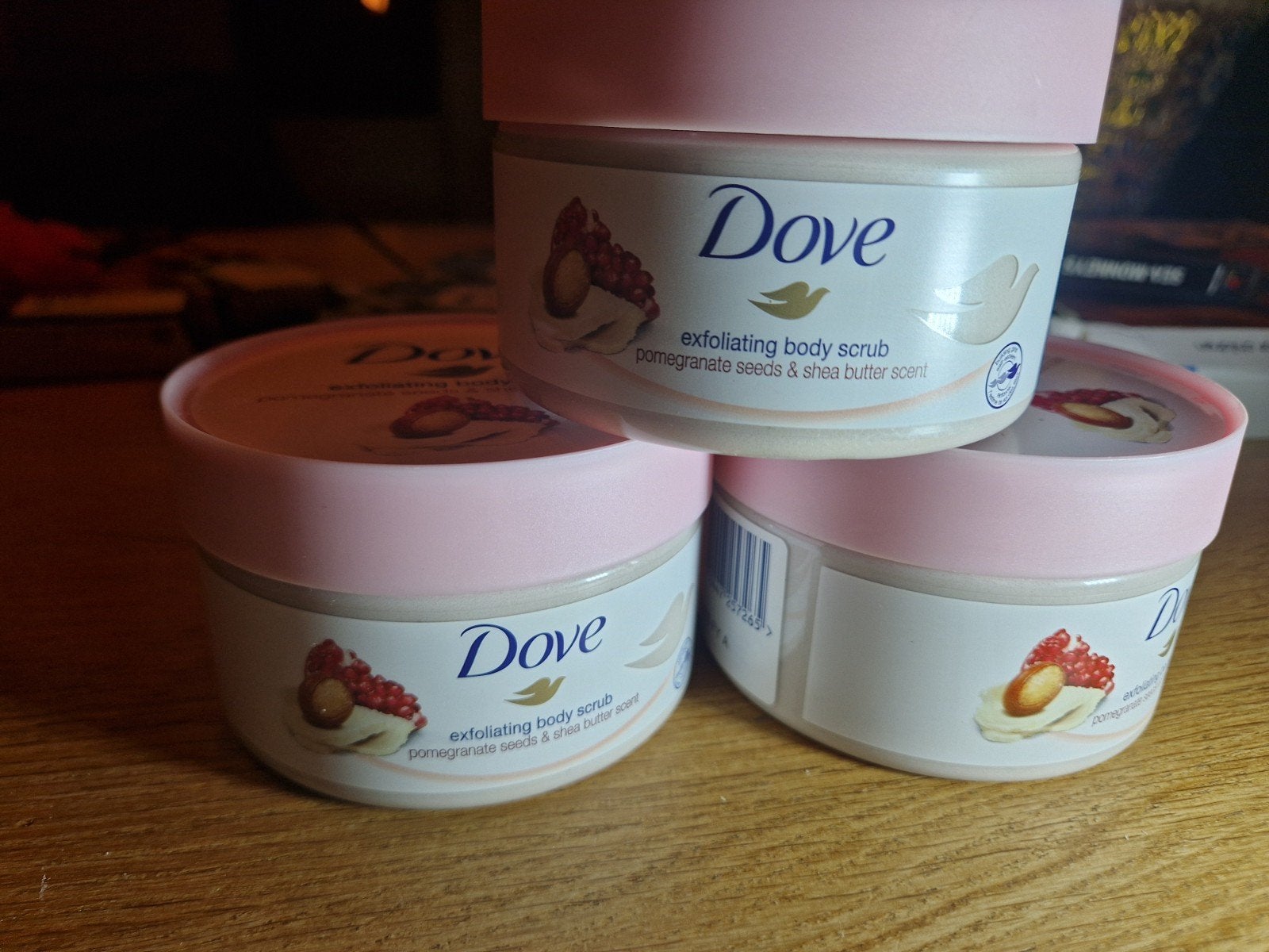 Dove Exfoliërende Bodyscrub Granaatappel & Shea Boter, Ophalen of Verzenden, Nieuw, Overige typen