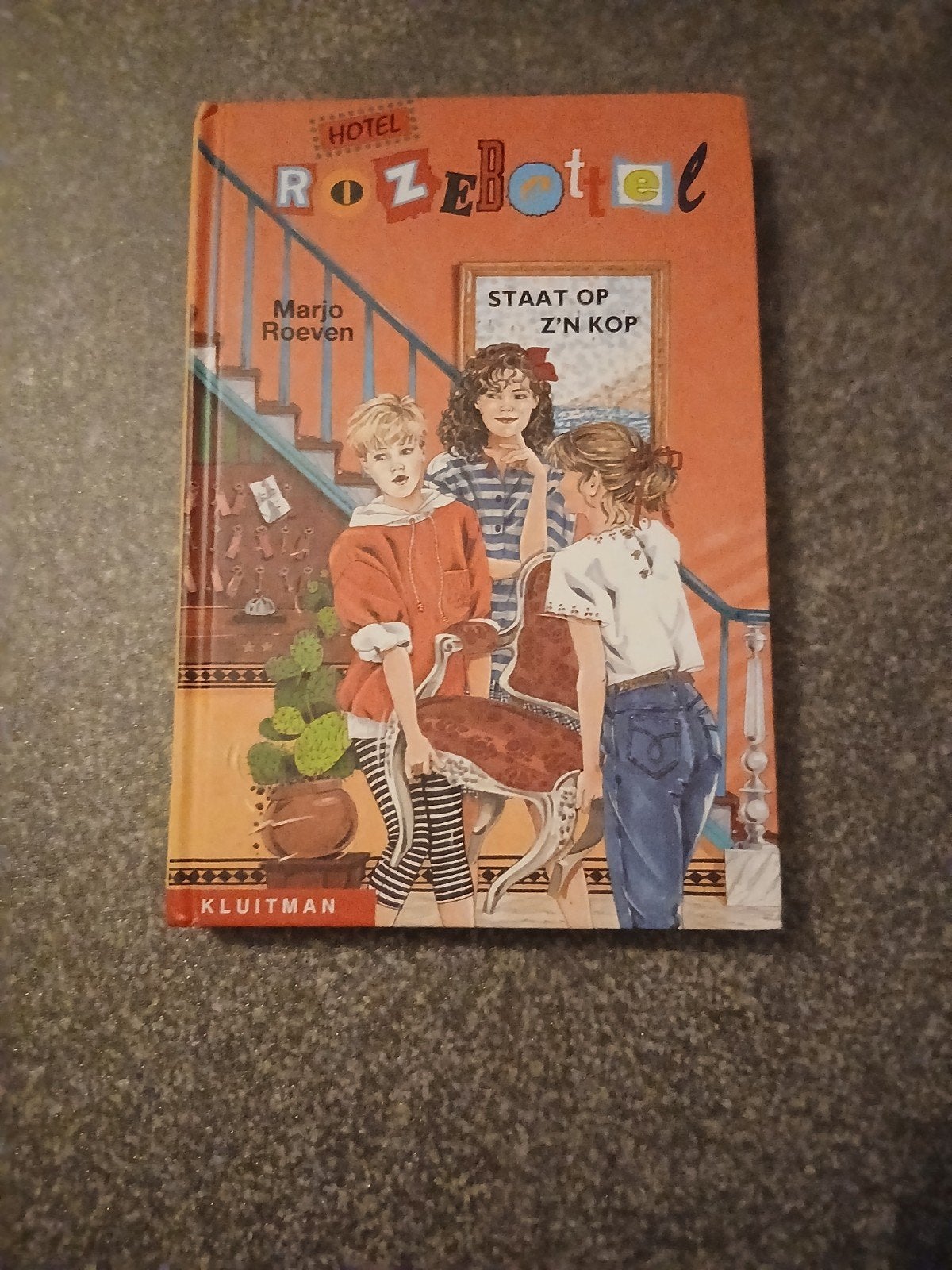 Hotel Rozebottel staat op z'n kop - Marjo Roeven, Ophalen, Gelezen, Marjo Roeven, Fictie