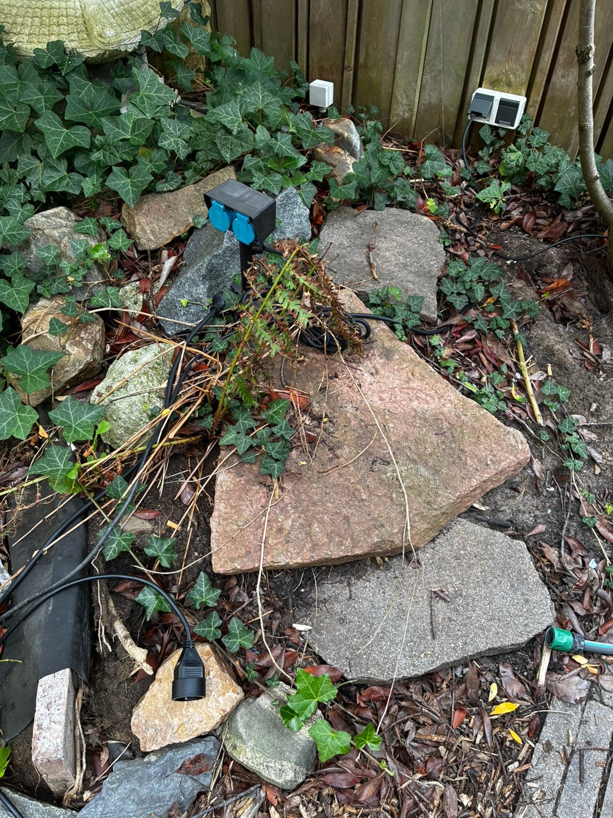 Partij natuursteen, keien en breuksteen voor tuin, Ophalen, Zo goed als nieuw