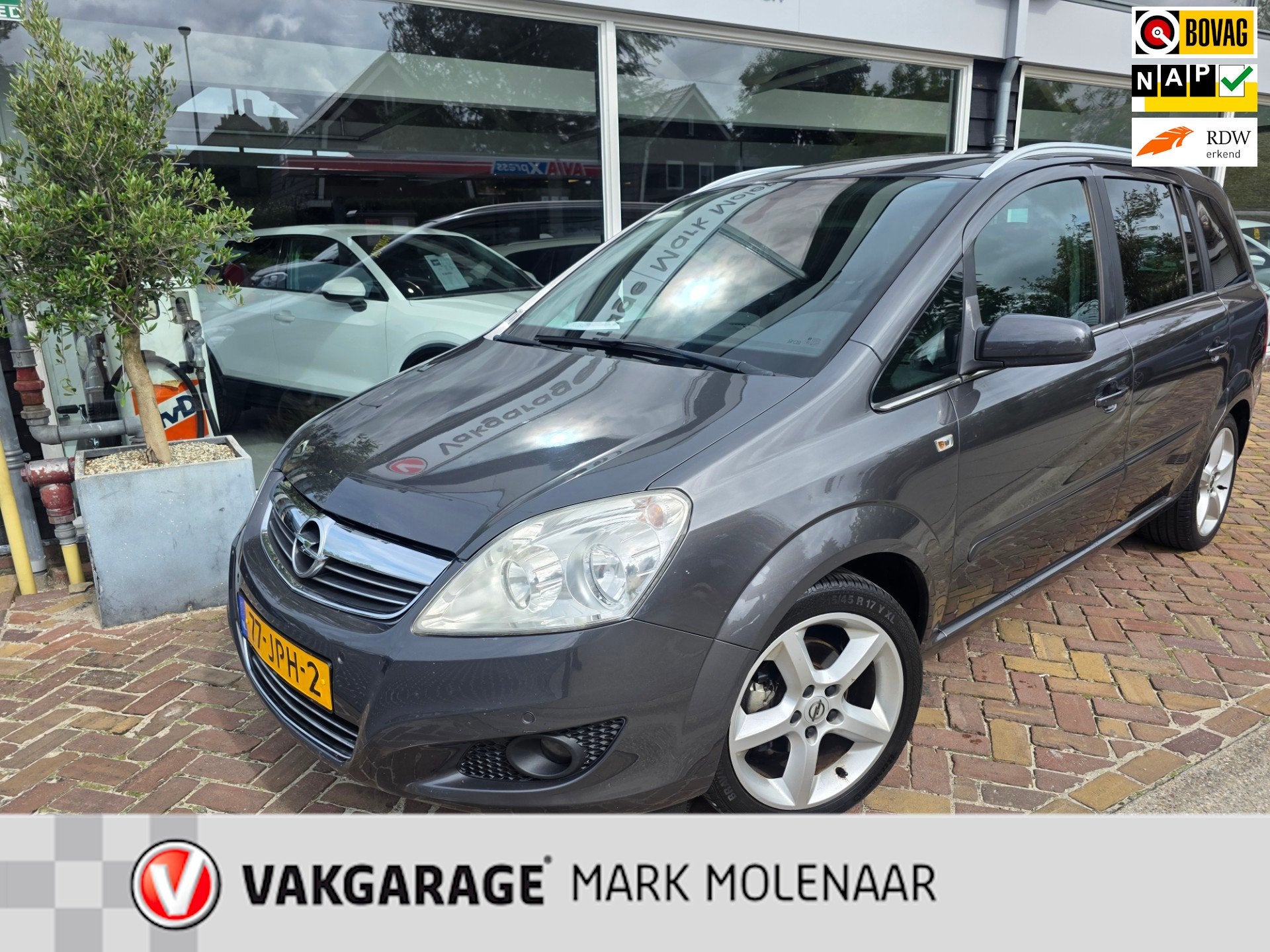 Opel Zafira 1.8 Cosmo,leder,trekhaak, Auto's, Opel, Voorwielaandrijving, Gebruikt, 4 cilinders, Automatische klimaatregeling