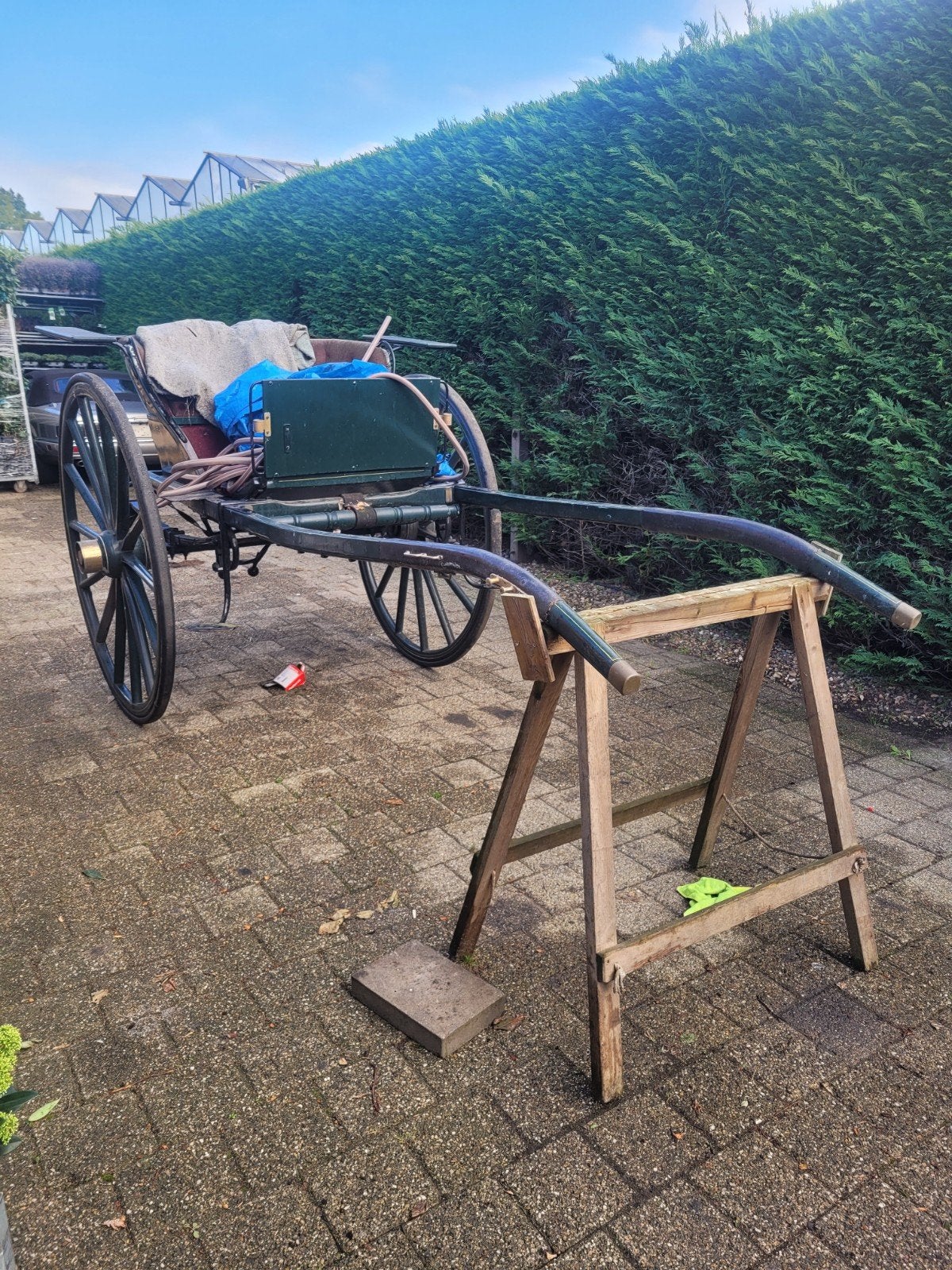 schuurvondst paarden sjees, Ophalen