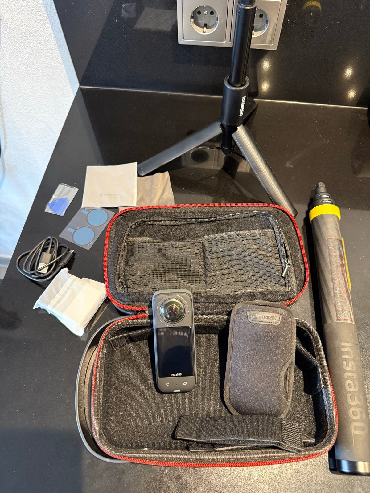 Insta360 X3 360-graden camera met accessoires en 3m stick, Ophalen of Verzenden, Nieuw, Overige merken