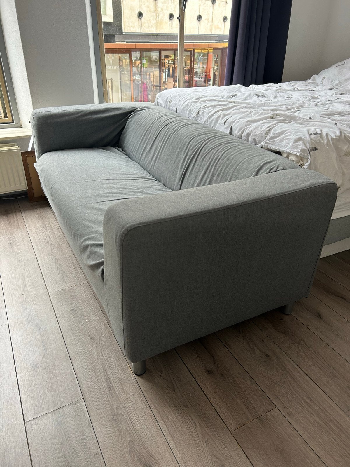 Comfortabele grijze tweezitsbank, Huis en Inrichting, Ophalen, Gebruikt, 150 tot 200 cm, Tweepersoons