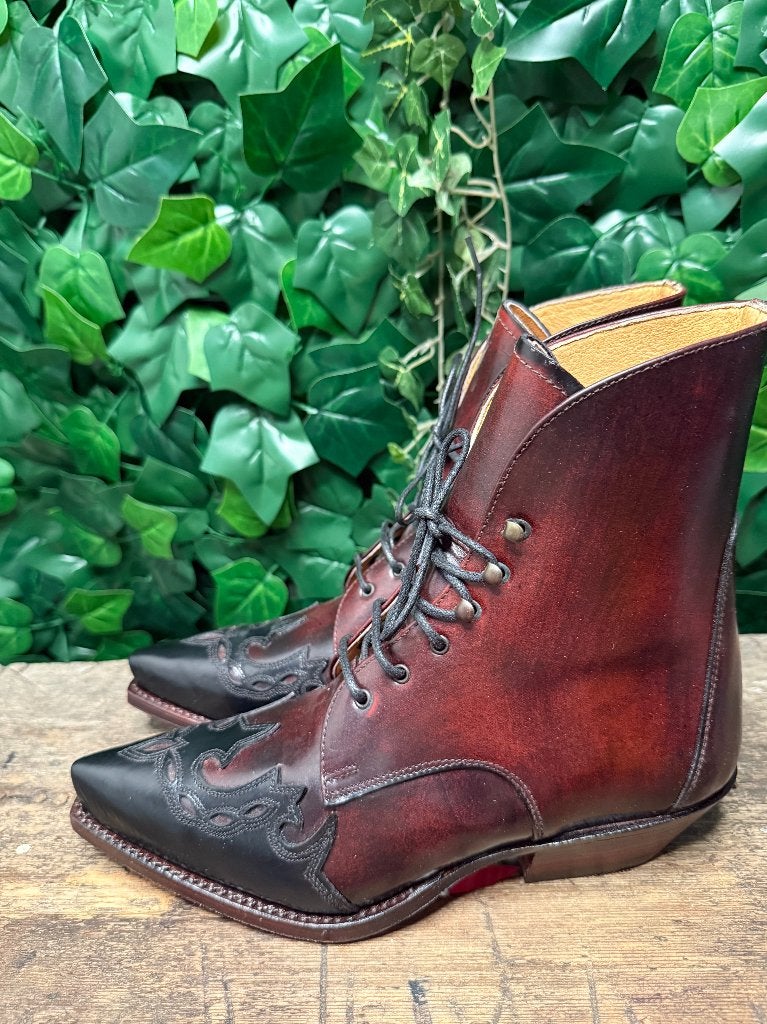 Prachtige vintage victoriaanse veterlaars sendra maat 39, Sendra, Bruin, Lage of Enkellaarzen, Nieuw