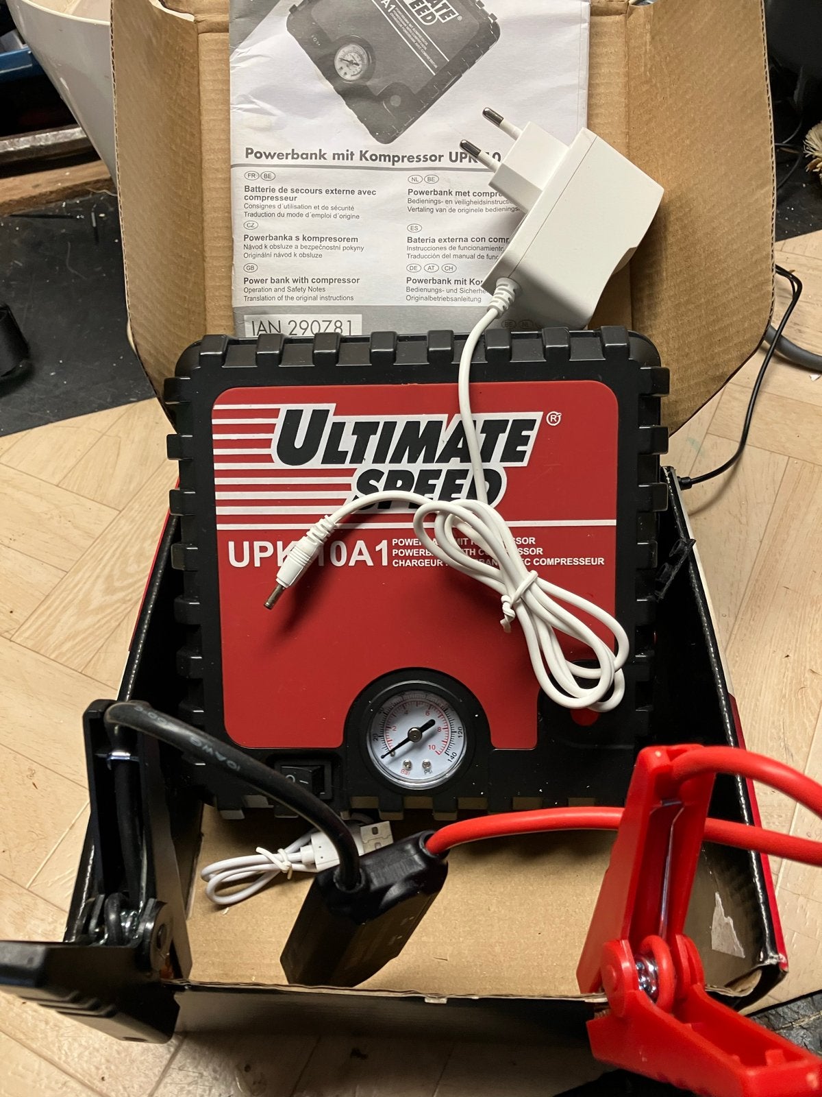 Ultimate Speed Powerbank met Compressor - Compleet, Auto diversen, Jumpstarters, Ophalen of Verzenden, Zo goed als nieuw