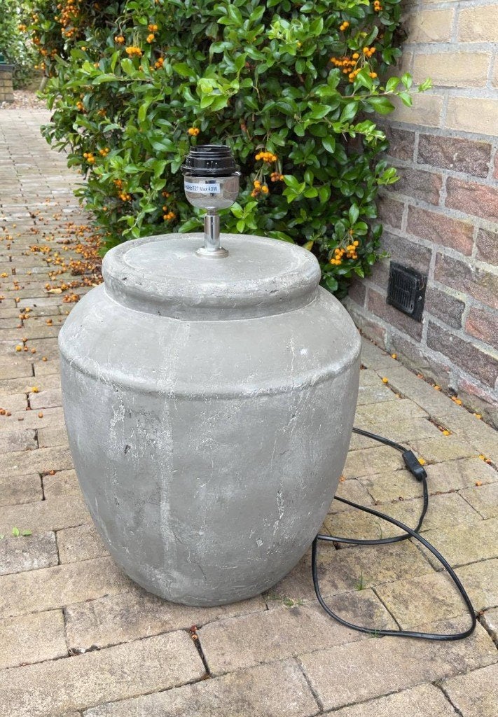 Grote betonlook lamp, Ophalen, Overige typen, Zo goed als nieuw, Landelijk
