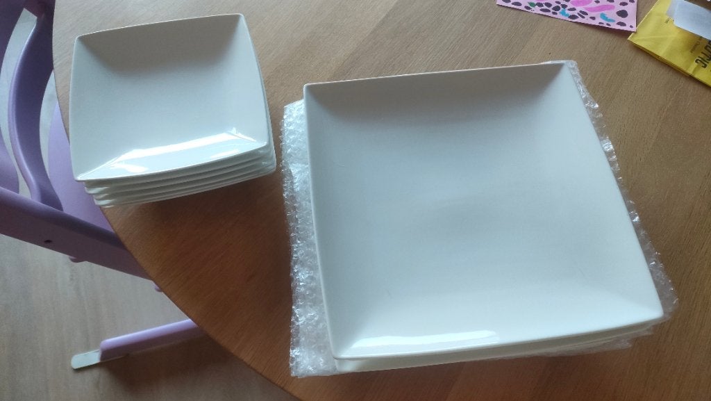 Yong servies 30cm en 20cm, Huis en Inrichting, Ophalen, Gebruikt, Overige stijlen, Bord(en)
