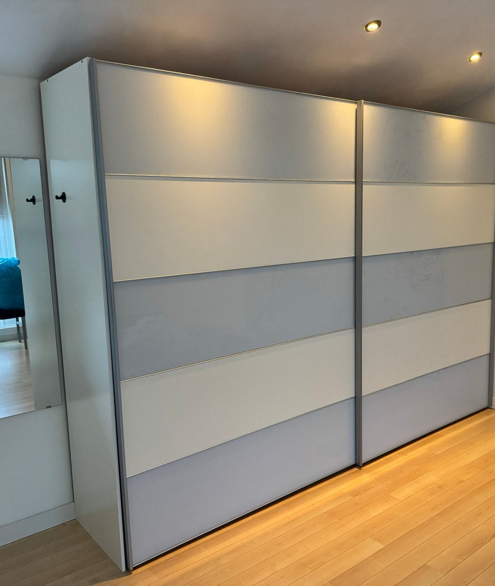 Prachtige kledingkast in goede staat, Huis en Inrichting, Ophalen, Met deur(en), 200 cm of meer, Zo goed als nieuw
