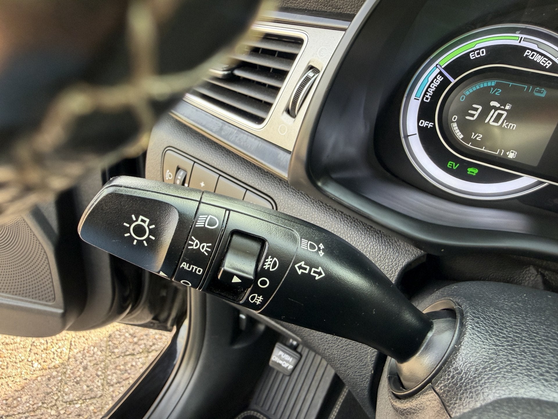 Foto 10 van Kia Niro 1.6 GDi Hybrid DynamicLine Carplay/Clima/Cruise