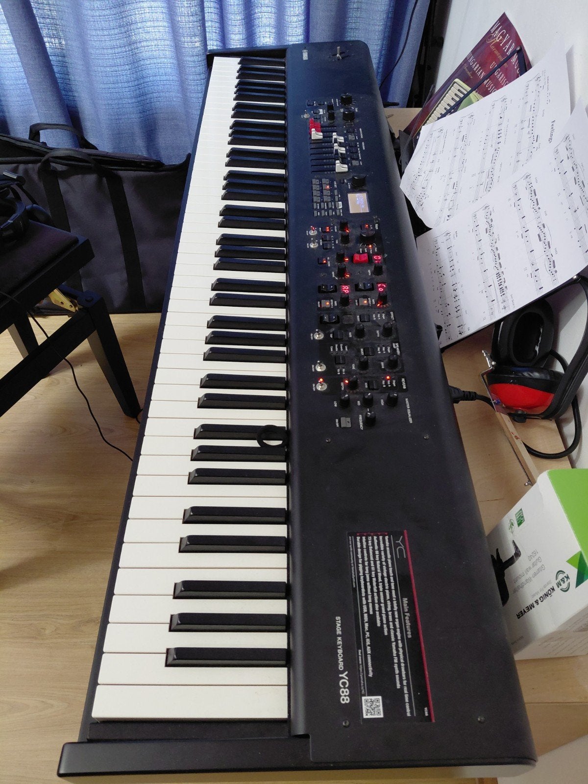 Yamaha YC88 Stage Keyboard + Draagtas + meubel, 88 toetsen, Yamaha, Ophalen of Verzenden, Zo goed als nieuw