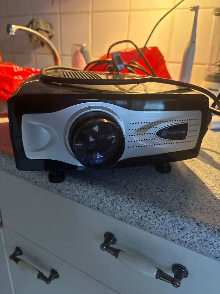 Skytromic Projector - Compacte Beamer voor Thuisbioscoop, Ophalen of Verzenden, Gebruikt, Overige technologieën, Overige resoluties