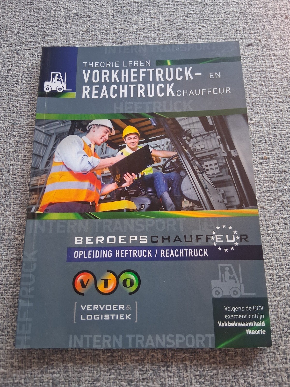 Theorieboek Vorkheftruck reachtruck chaufeur, Ophalen of Verzenden, Zo goed als nieuw, Overige onderwerpen