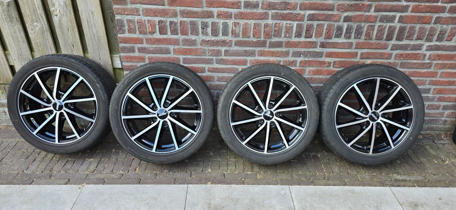 Lichtmetalen velgen met Hankook zomerbanden 225/45R17, Ophalen, Gebruikt, Banden en Velgen, 17 inch