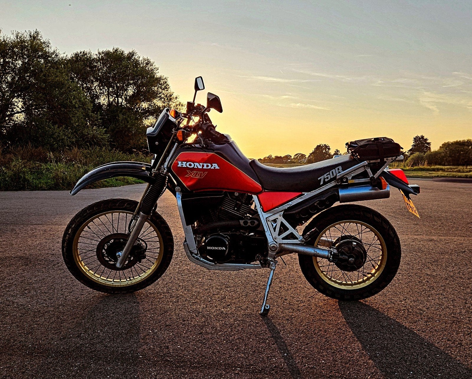 Honda XLV 750R van 1988 vintage dakar machine. scrambler, 750 cc, Cardan-aandrijving, 2 cilinders, Motorrijbewijs A