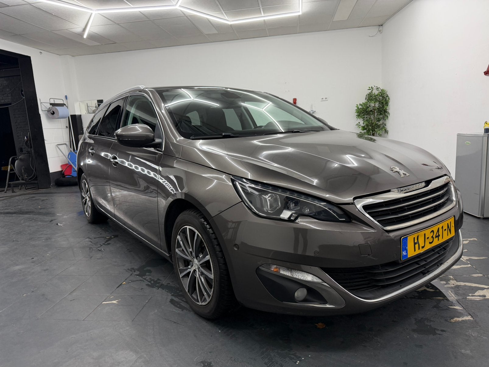 Foto 4 van Peugeot 308 1.2 E-thp 130pk 2015  bezorgen mogelijk!!