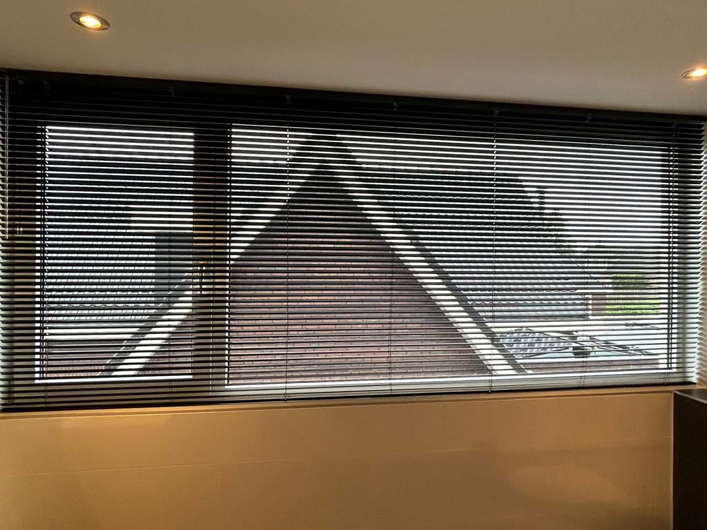 Veneta Allure Aluminium jaloezie 25mm - Matt Black 295x125, Ophalen, Zo goed als nieuw, Wit, Minder dan 100 cm