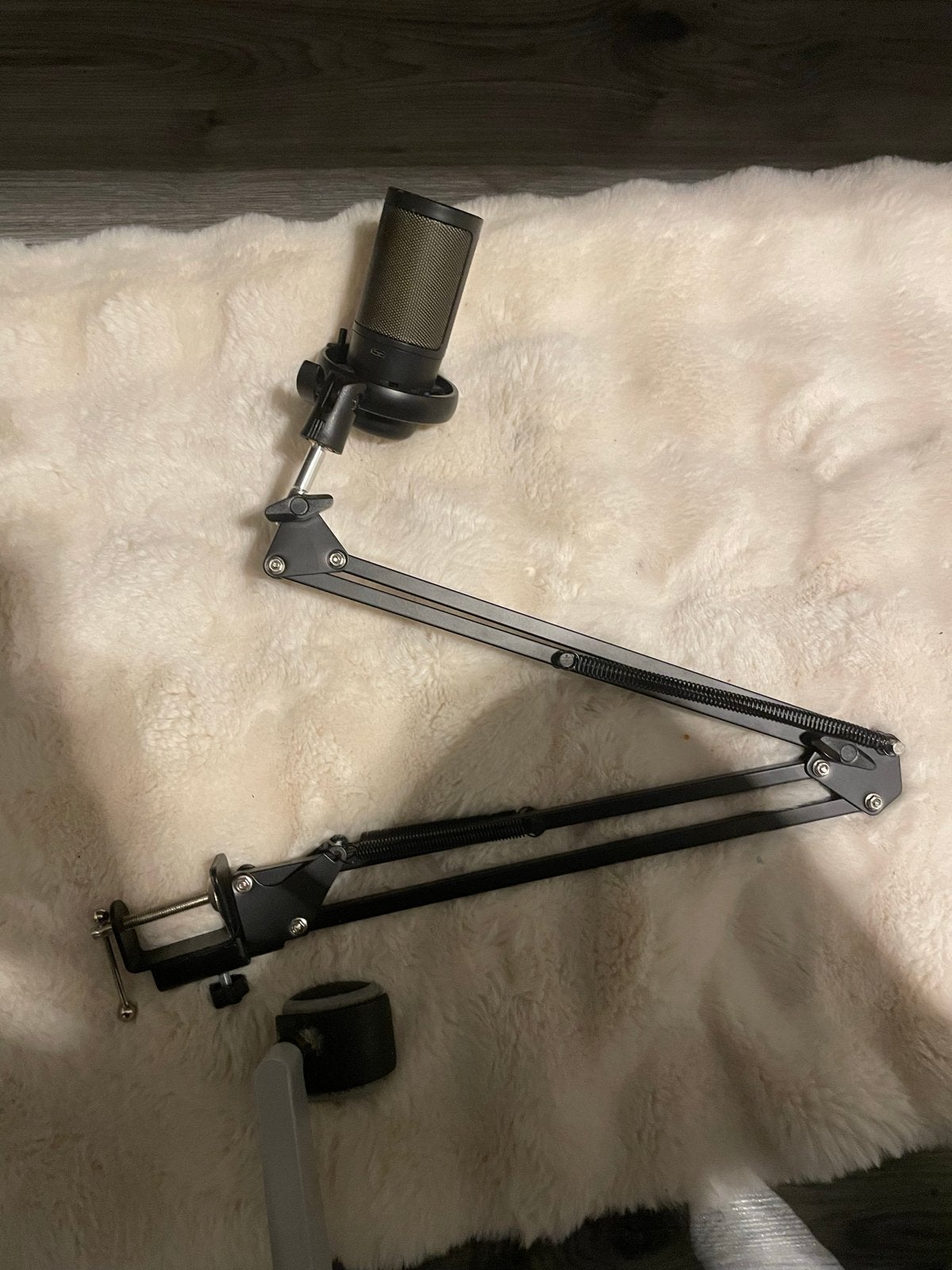 Microfoon met standaard en LED-licht, Ophalen of Verzenden, Gebruikt, Studiomicrofoon