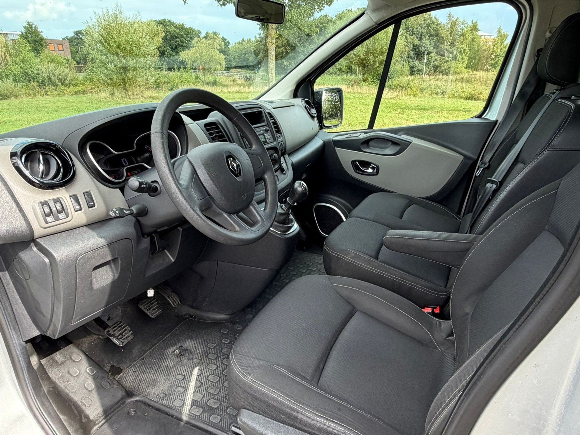 Renault Trafic Passenger 1.6 dCi Grand Authentique Energy |, Auto's, Voorwielaandrijving, Stof, Gebruikt, 2000 kg