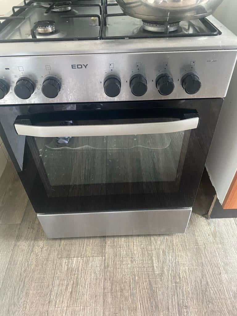 EDY Vrijstaand Gasfornuis met Oven - 4 Kookzones, 60 cm of meer, Zo goed als nieuw, Gas, Vrijstaand