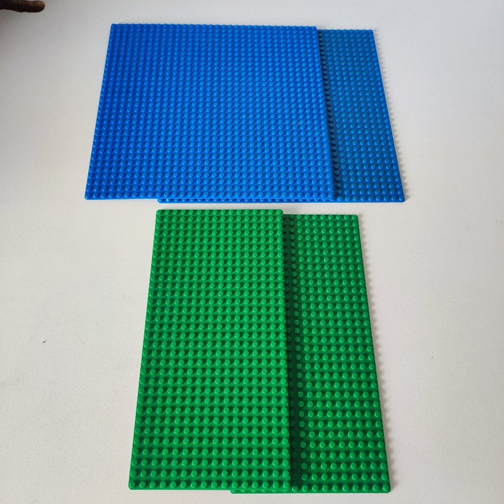 Lego Grondplaten: Groen 16x32 2x & Blauw 32x32 2x, Overige thema's, Lego, Ophalen of Verzenden, Zo goed als nieuw