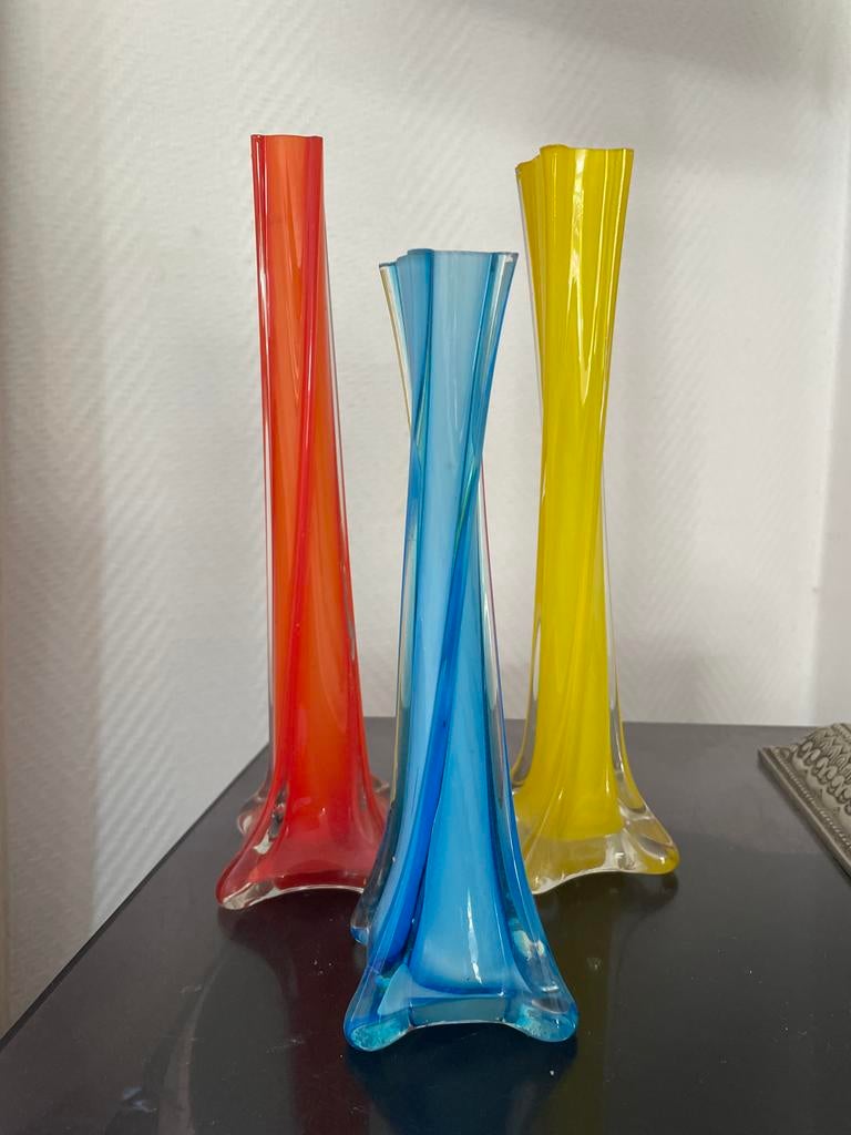 Set van 3 dunne vazen in rood, blauw en geel, Ophalen of Verzenden