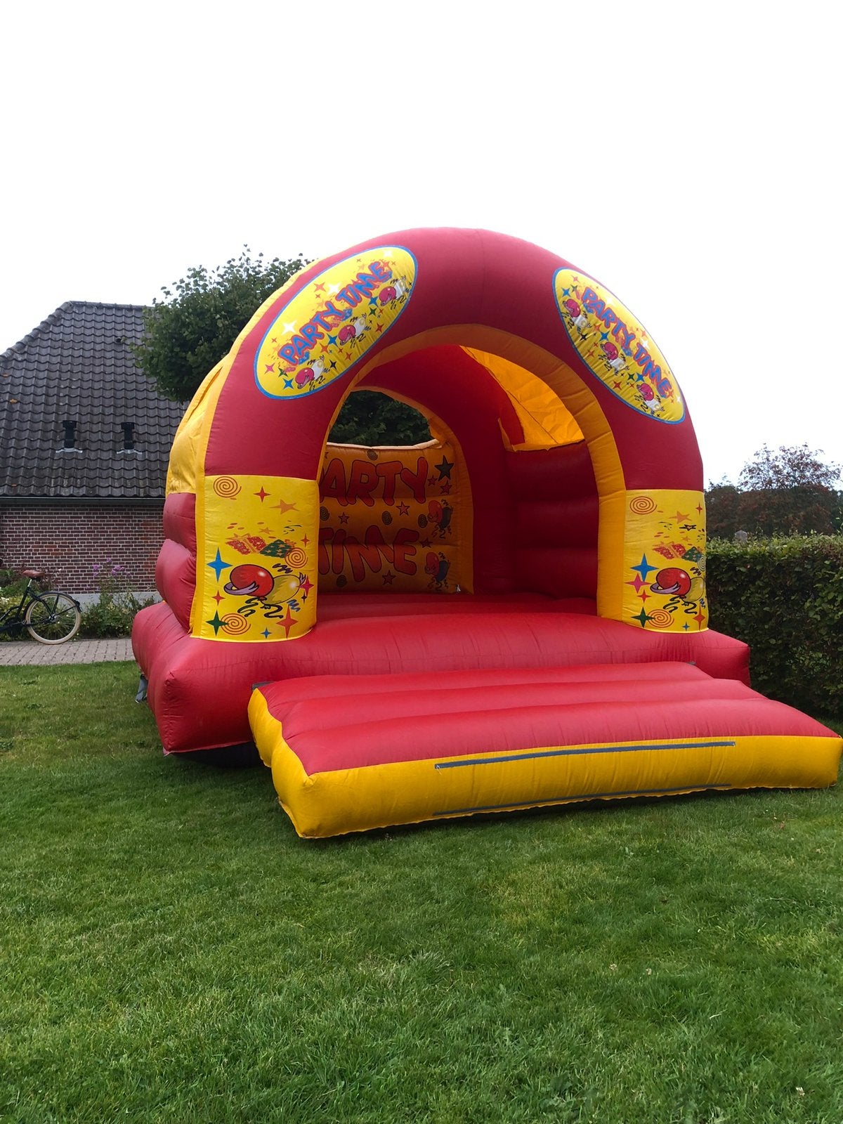 Springkussen huren/ tehuur, Hobby en Vrije tijd, Ophalen, Zo goed als nieuw, Overige