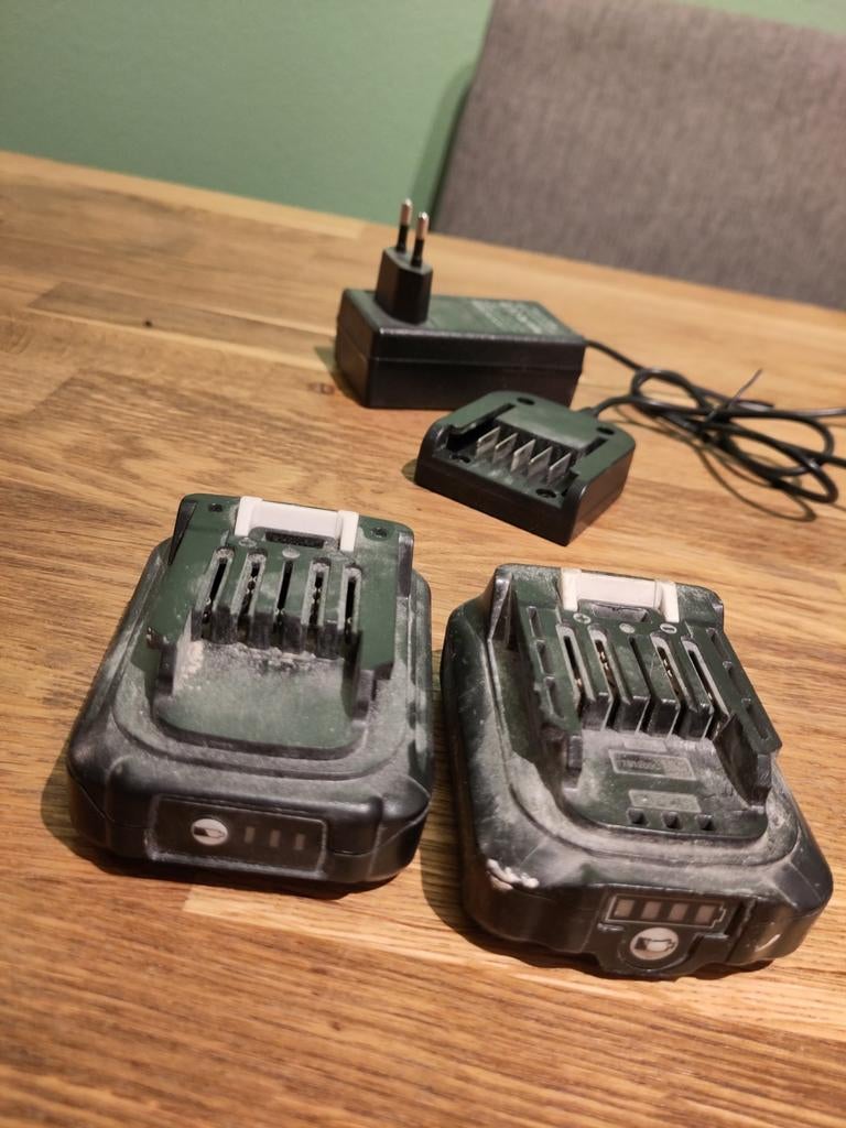 Makita accu's en oplader voor gereedschap (12V, 1.5Ah/2.0Ah), Ophalen of Verzenden, Gebruikt, Overige typen