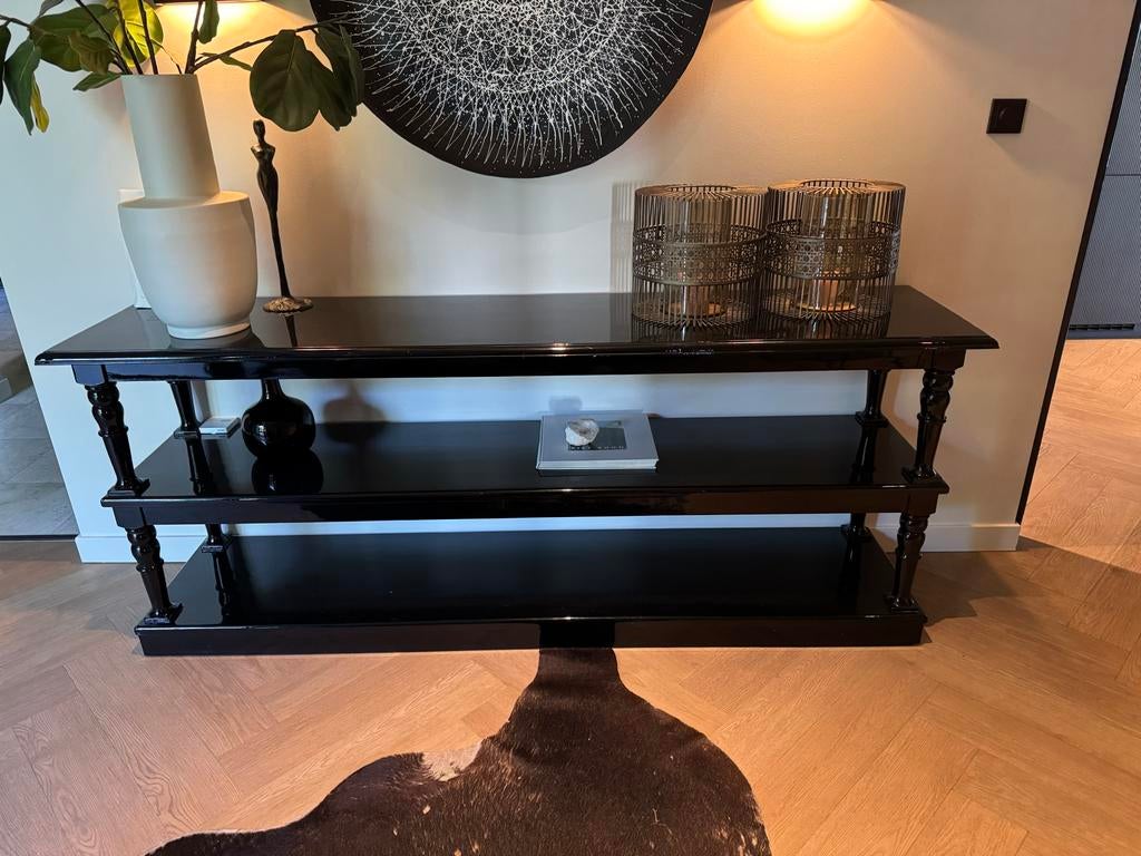 Zwarte hoogglans sidetable / wandtafel met 2 planken, Ophalen, 100 tot 150 cm, Zo goed als nieuw, Overige houtsoorten