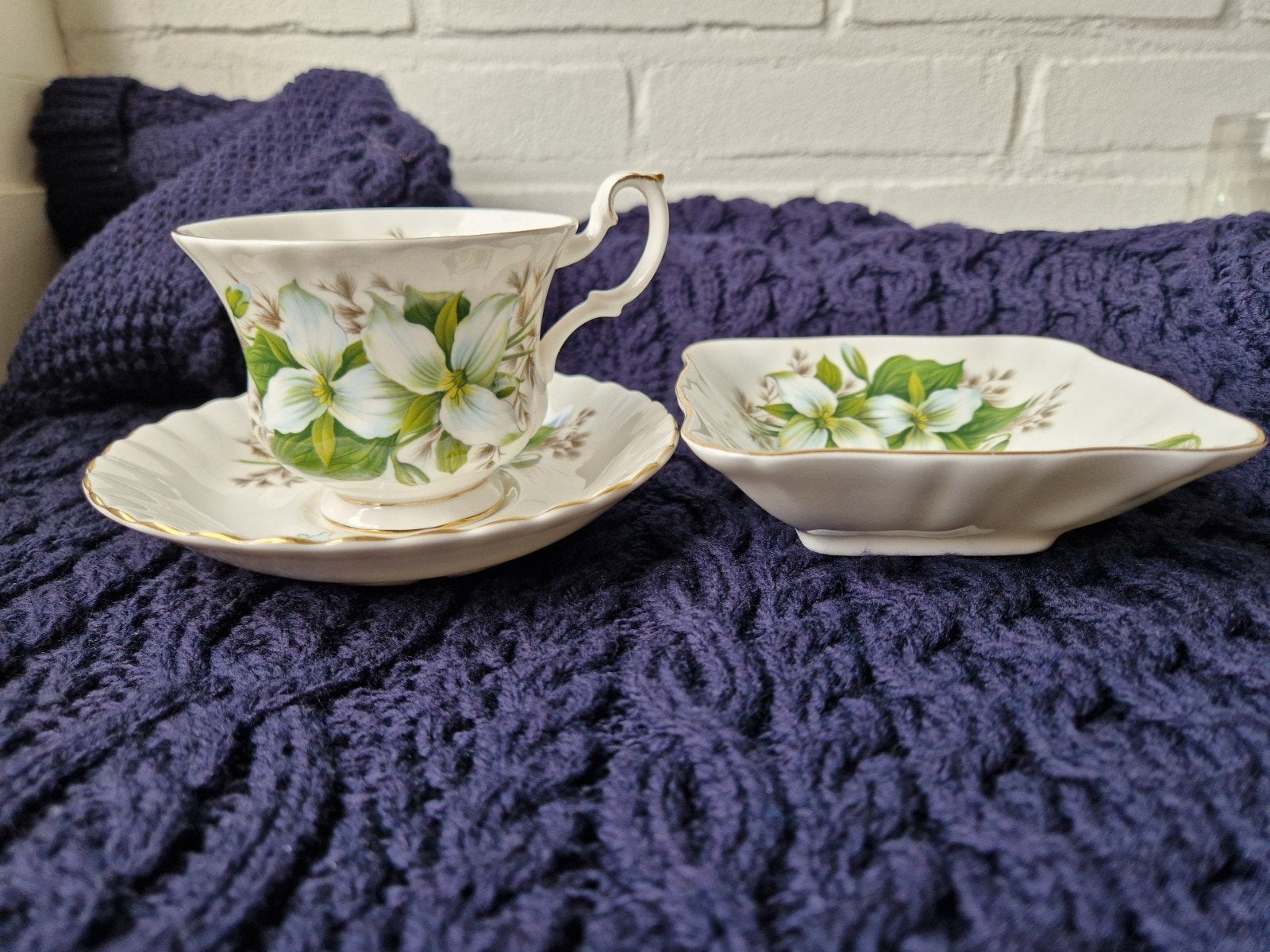 Royal Albert Trillium theekopje, schotel en bonbonschaaltje, Ophalen of Verzenden