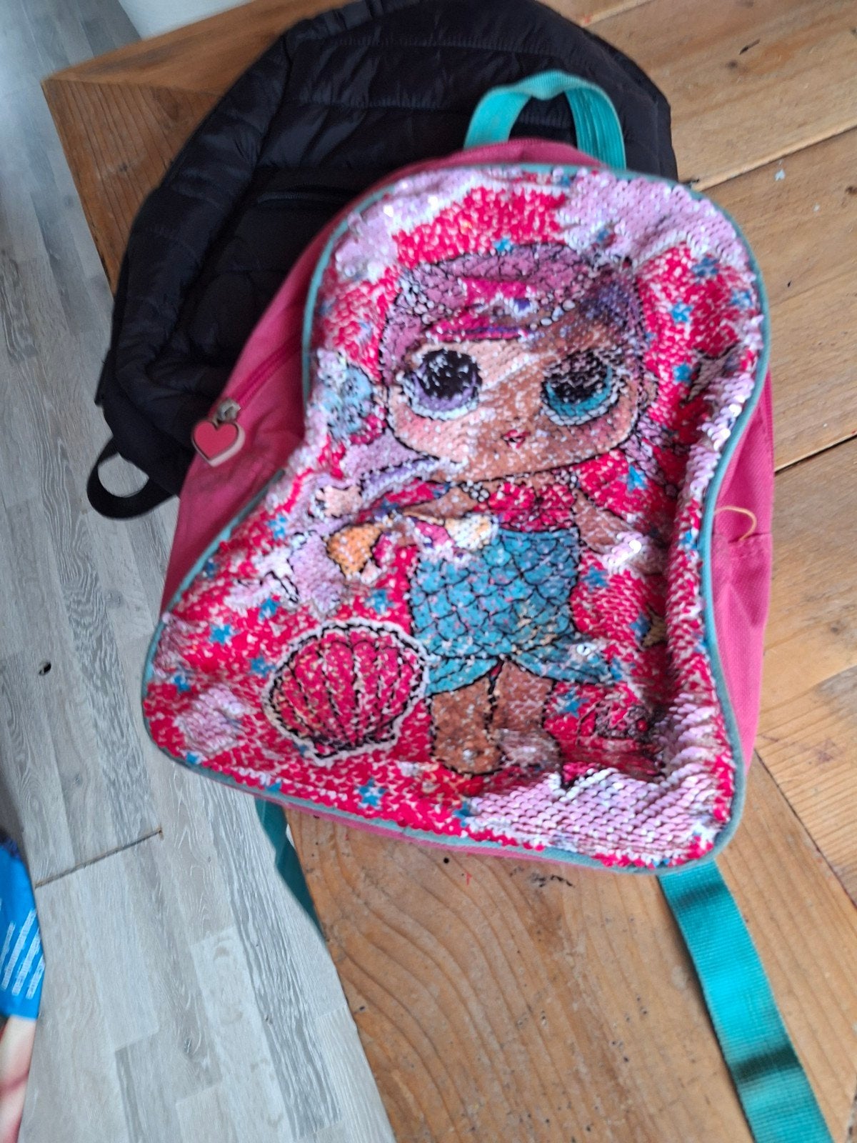 Roze kinderrugzak met pailletten en LOL Surprise pop, Sieraden, Tassen en Uiterlijk, Tassen | Rugtassen, Gebruikt, Minder dan 30 cm