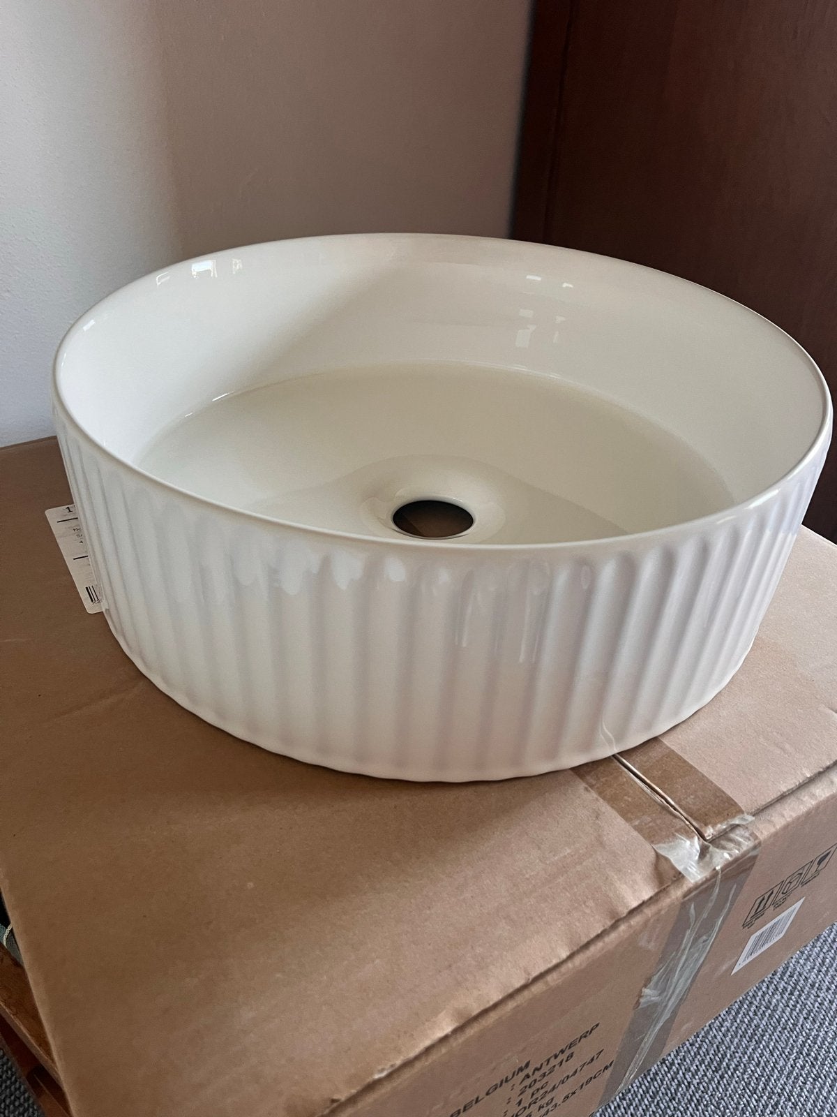Nieuwe Luca Varess Verona design waskom in doos, Minder dan 50 cm, Nieuw, Ophalen of Verzenden, Minder dan 100 cm