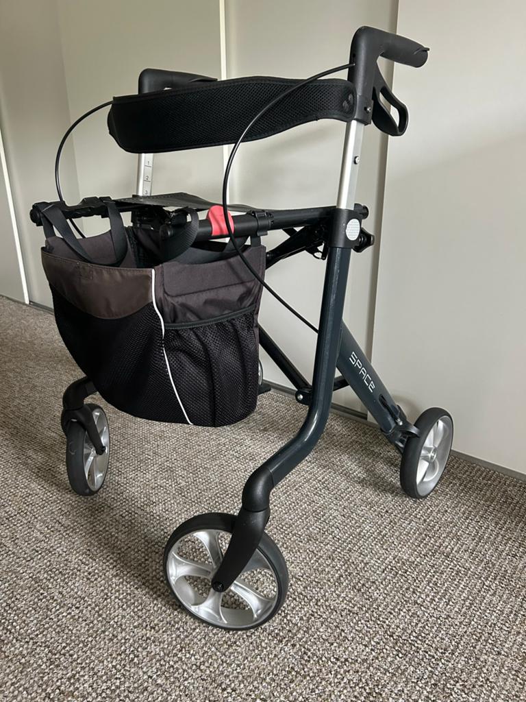 Rollator licht gewicht, Diversen, Ophalen, Opvouwbaar, Zo goed als nieuw