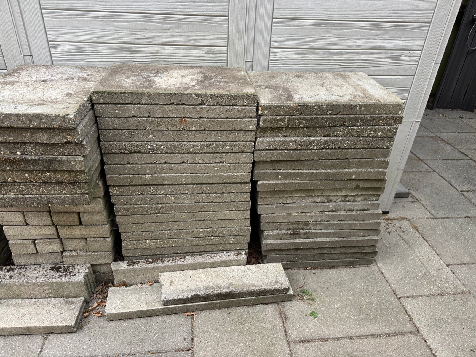 30 betonnen stoeptegels 40 x60, Tuin en Terras, Tegels en Klinkers, Ophalen, Zo goed als nieuw, Beton, Terrastegels