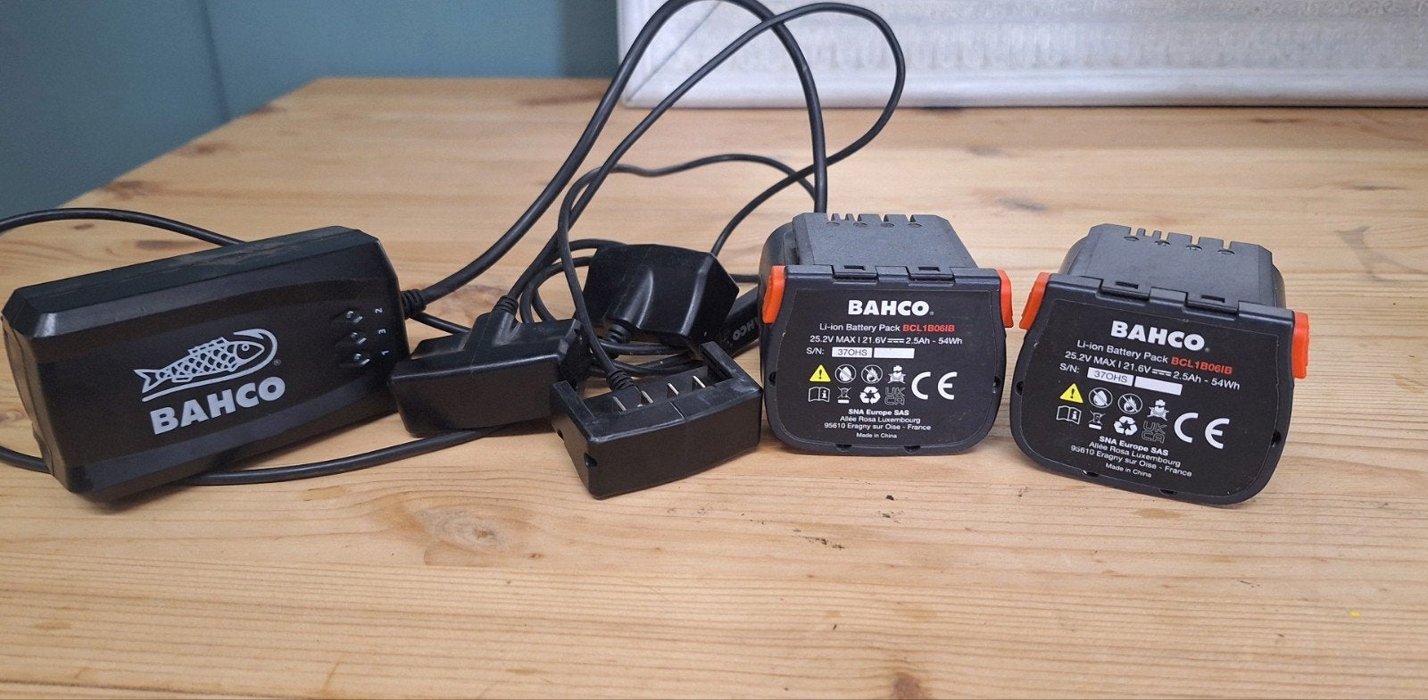 Bahco Accuset: Oplader + 2 Accu’s, Ophalen, Zo goed als nieuw, 30 t/m 39 mm, Bahco