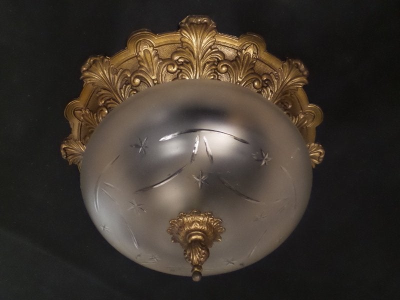 Grote plafonniére met bolvormige facet matglazen glas kap, Antiek en Kunst, Antiek | Lampen, Ophalen of Verzenden