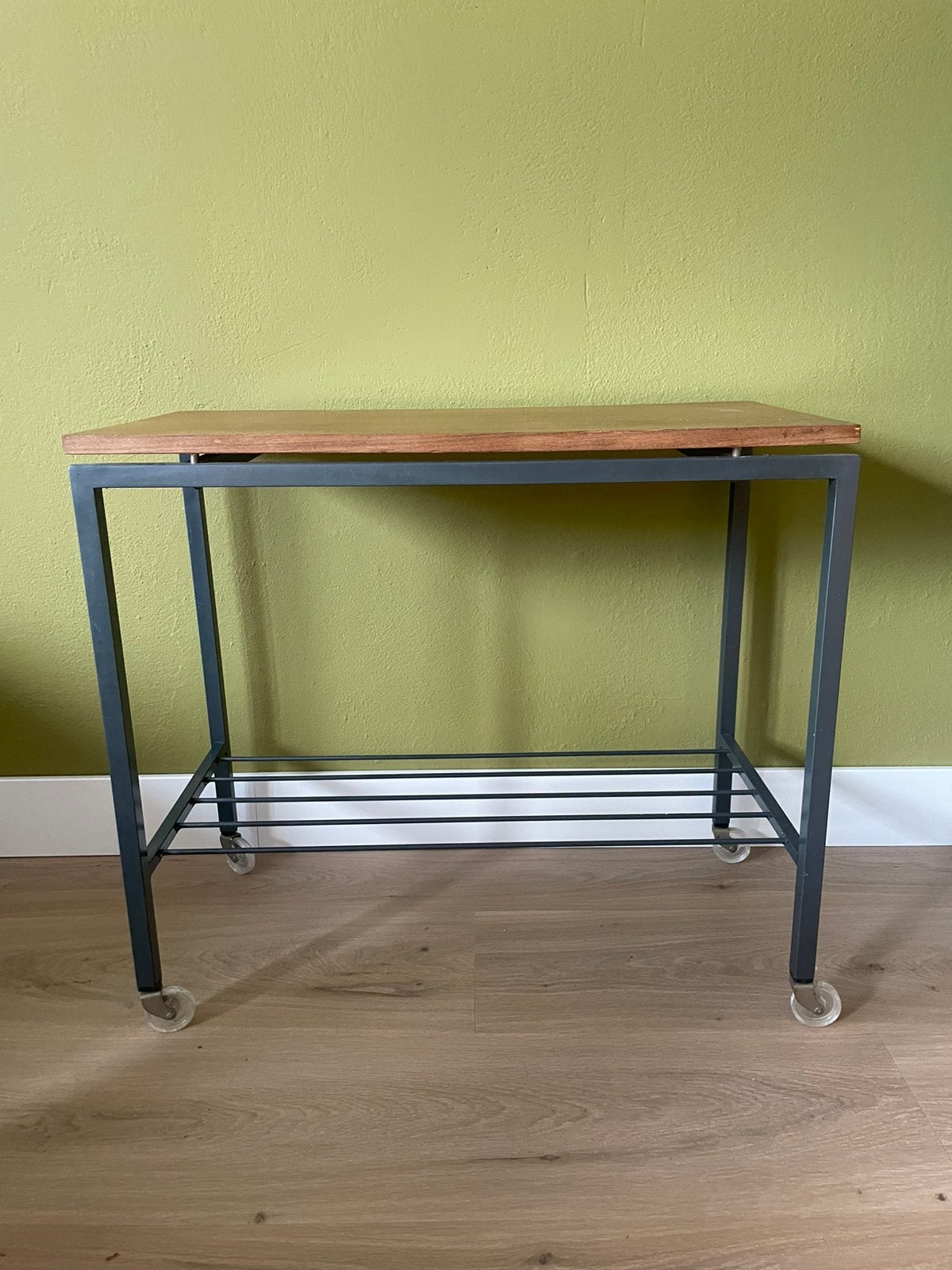 Midcentury vintage bijzettafel, Ophalen, Zo goed als nieuw, Rechthoekig, Midcentury, retro, pastoe