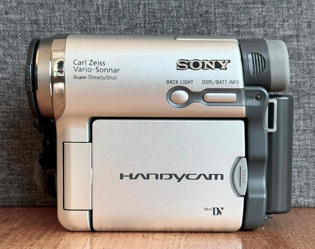 SONY DCR-HC14E MiniDV, NIGHTSHOT, DIGITALISEREN, GETEST!, Mini dv, 20x of meer, Ophalen of Verzenden, Zo goed als nieuw
