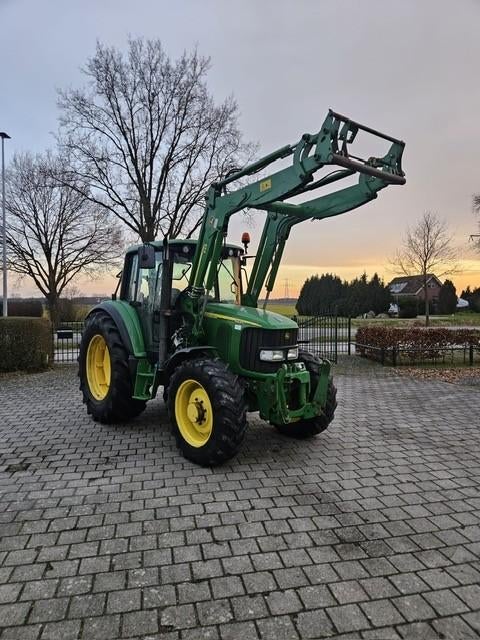 John Deere 6220 met Fronthef en Voorlader!, John Deere, Gebruikt, Ophalen of Verzenden, Tot 80 Pk