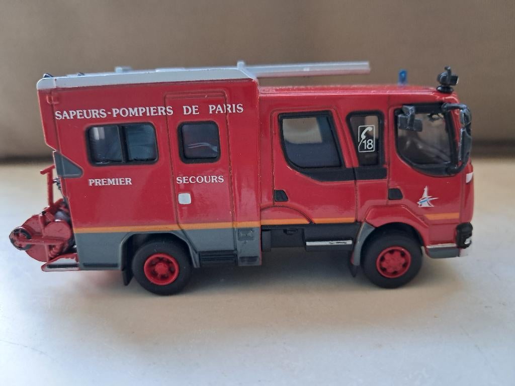 BRANDWEERWAGEN  1/64 PSE 4G-SIDES 2001 DEL PRADO, Ophalen of Verzenden, Gebruikt, Bus of Vrachtwagen