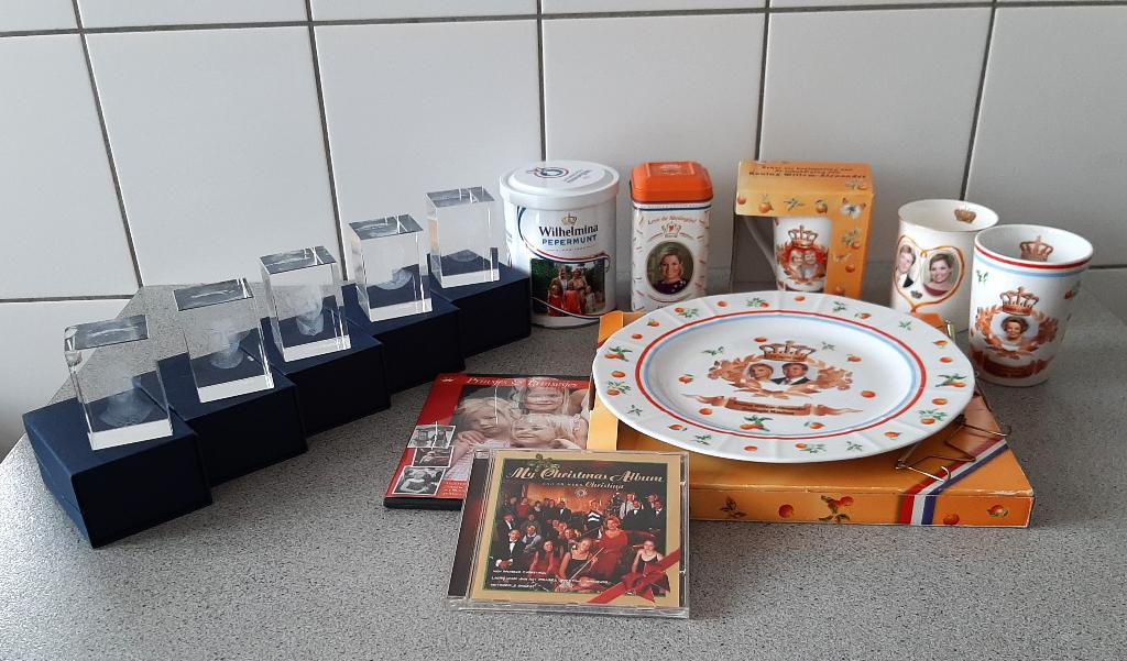 KONINKLIJK HUIS (3 dozen vol met spullen), Verzamelen, Koninklijk Huis en Royalty, Ophalen, Gebruikt, Nederland, Overige typen