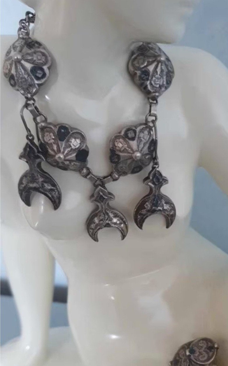 Antiek Prachtige set : Kettinghanger, Oorbellen, Ring., Ophalen of Verzenden, Zo goed als nieuw