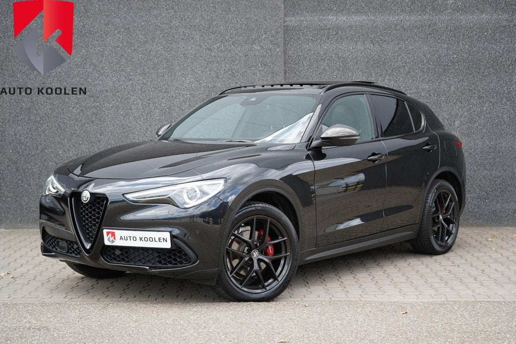 Alfa Romeo Stelvio 2.0 T AWD B-Tech Veloce/ Pano, Auto's, Alfa Romeo, Euro 6, 4 cilinders, Zwart, Bedrijf