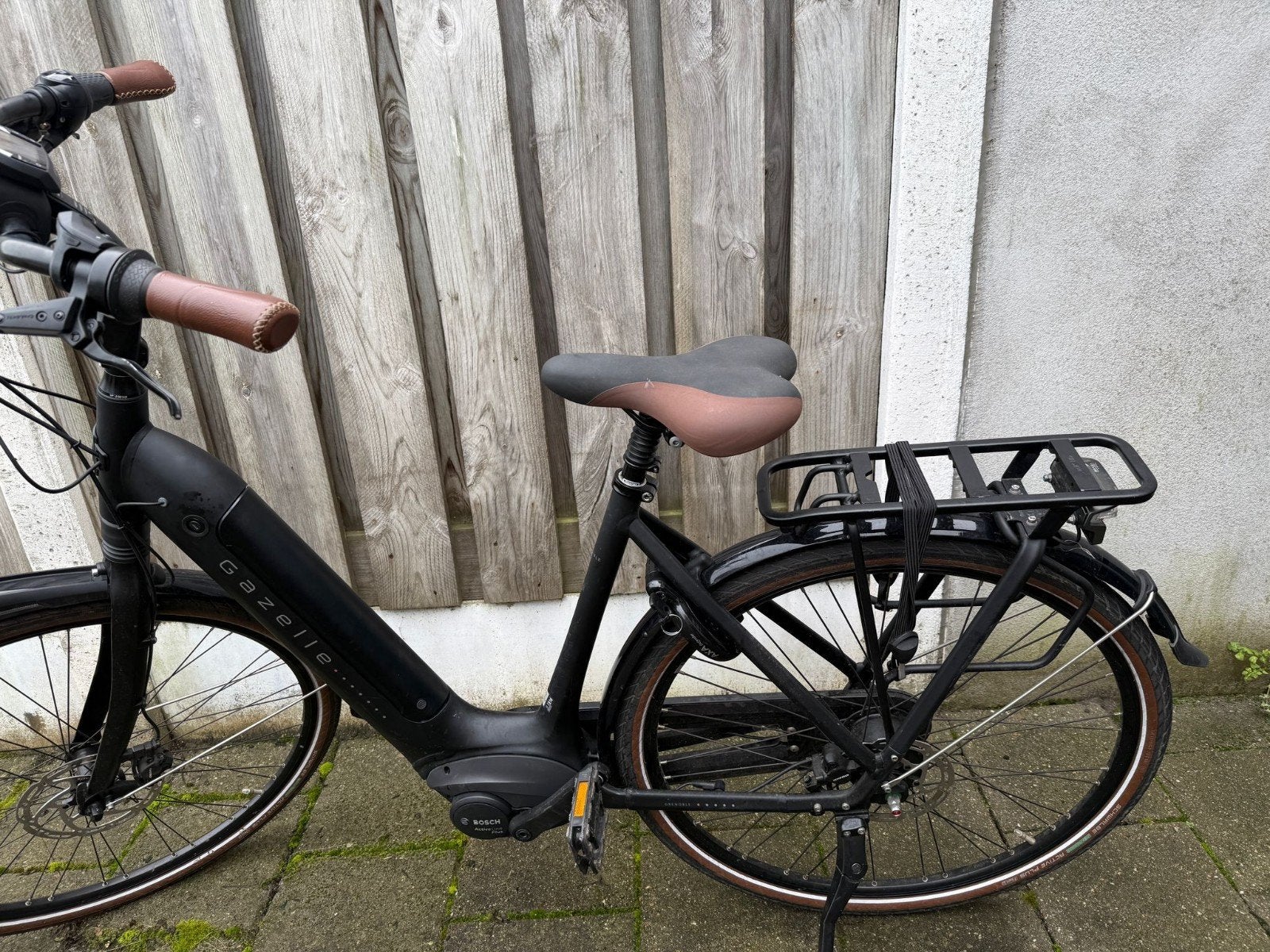 Gazelle Grenoble C8 2023 – 500 Watt – 3400KM – Met Lader, Ophalen, Zo goed als nieuw, 51 tot 55 cm, 50 km per accu of meer
